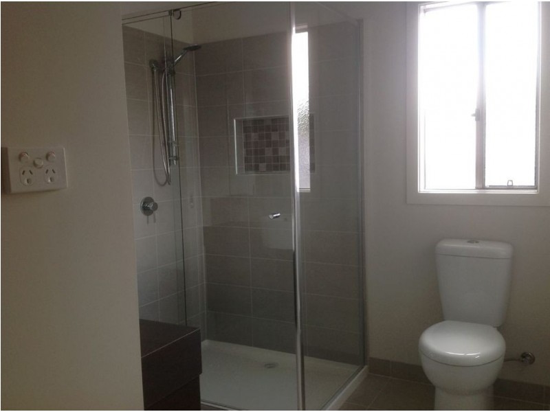 4 Freshwater Way, South Morang VIC 3752