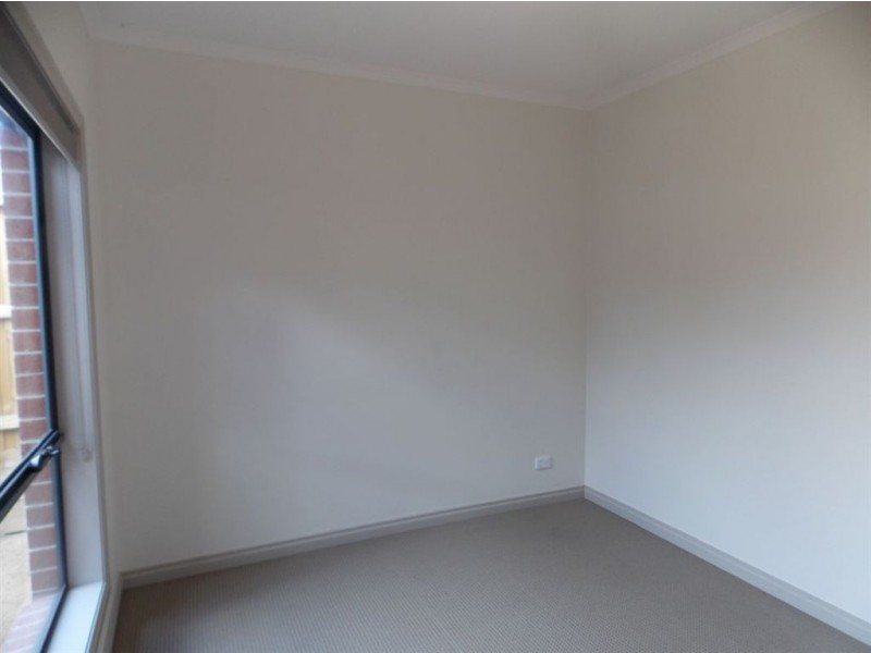 2/105 Rathcown Road, Reservoir VIC 3073