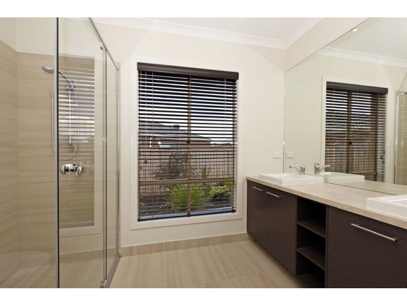 10 Stonegate Drive, Wollert VIC 3750