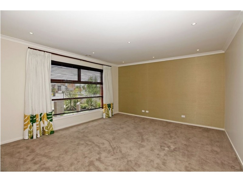 10 Stonegate Drive, Wollert VIC 3750