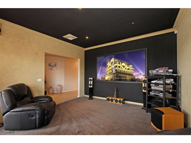 2 Turella Court, Lalor VIC 3075