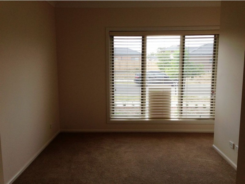 12 Lanai Avenue, Epping VIC 3076