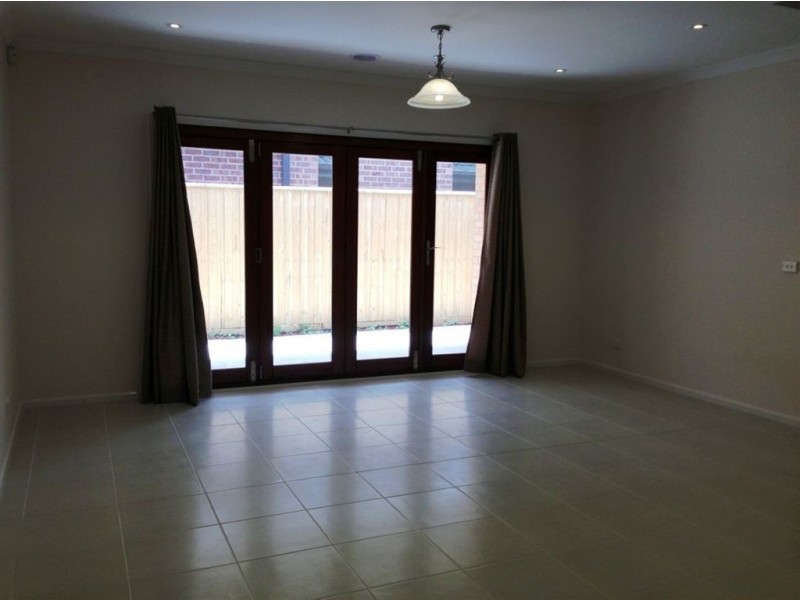 12 Lanai Avenue, Epping VIC 3076