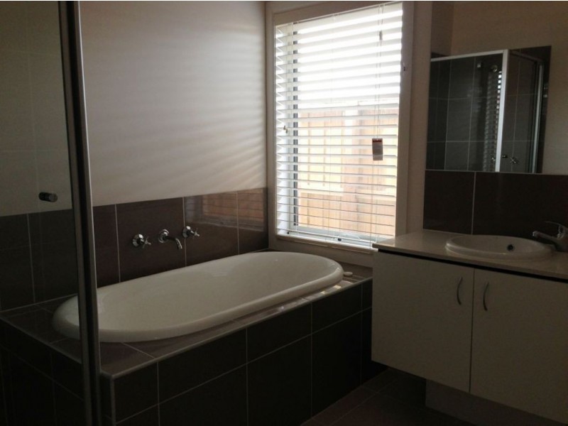 12 Lanai Avenue, Epping VIC 3076