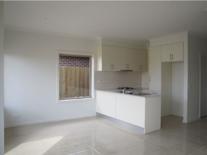 2/7 Rosamond Way, Epping VIC 3076