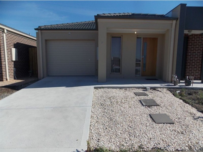 19 Hermione Terrace, Epping VIC 3076