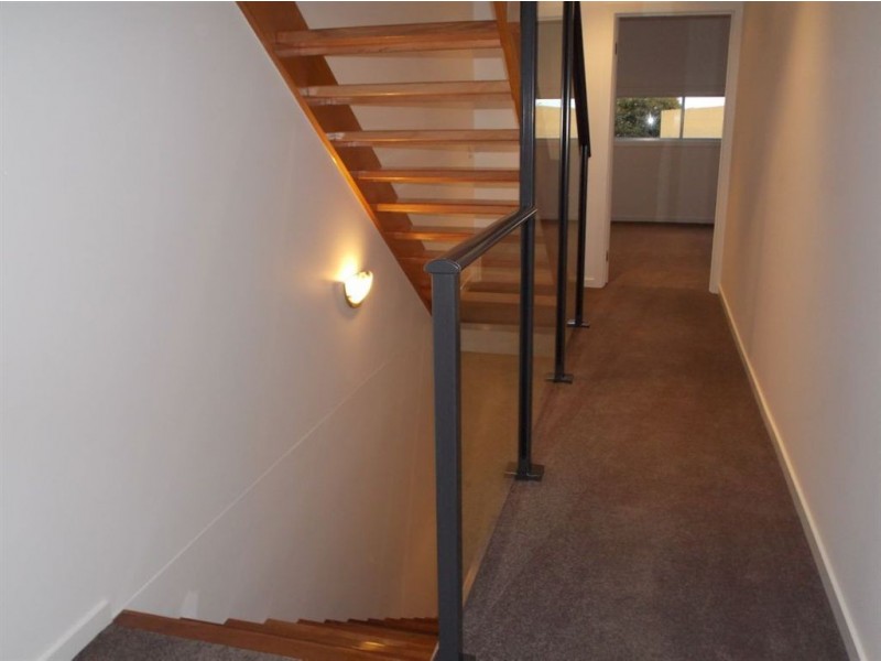 2/3 Sturt Street, Essendon VIC 3040