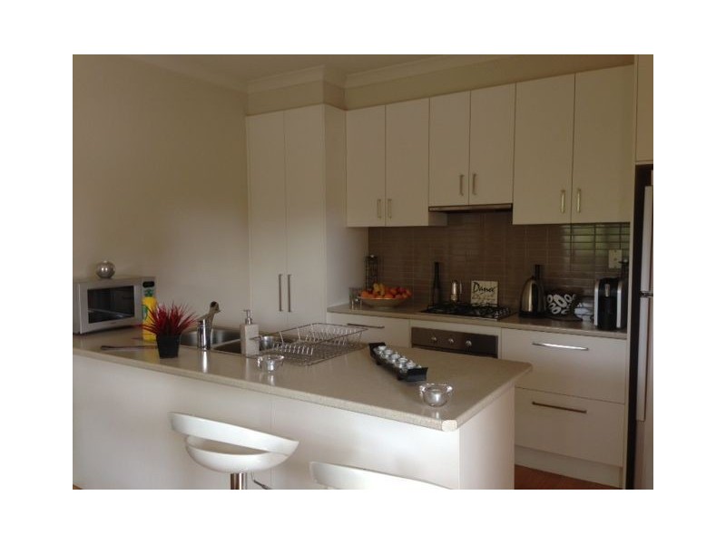 8 Curtain Street, Kingsbury VIC 3083