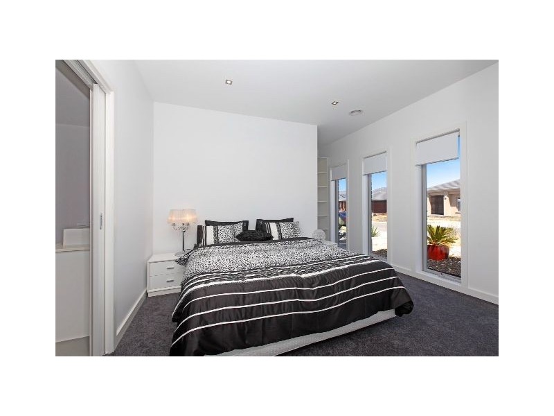 38 Stonegate Drive, Epping VIC 3076