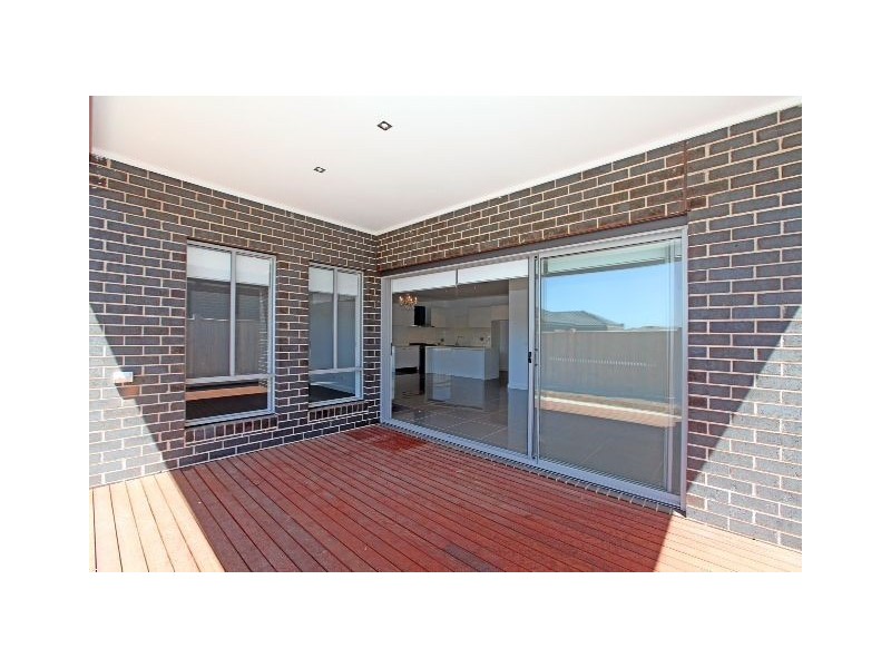 38 Stonegate Drive, Epping VIC 3076