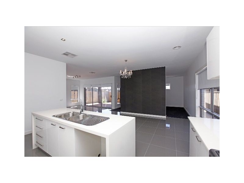 38 Stonegate Drive, Epping VIC 3076