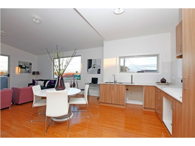 3/2 Glenroy road, Glenroy VIC 3046