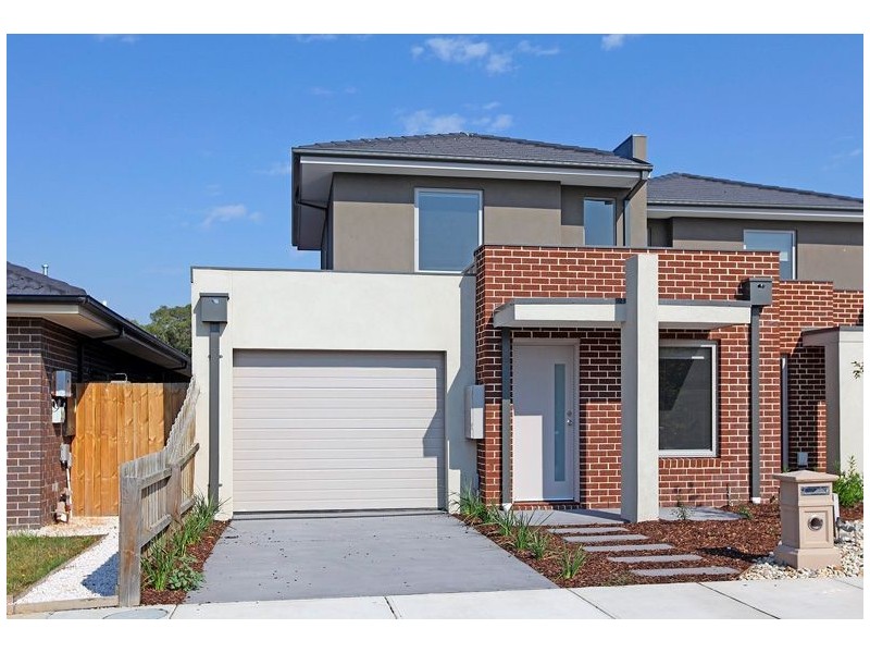 1/4 Freshwater Way, South Morang VIC 3752
