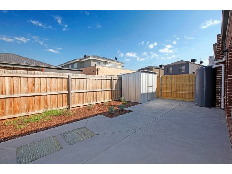 1/4 Freshwater Way, South Morang VIC 3752
