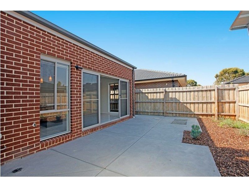 1/4 Freshwater Way, South Morang VIC 3752