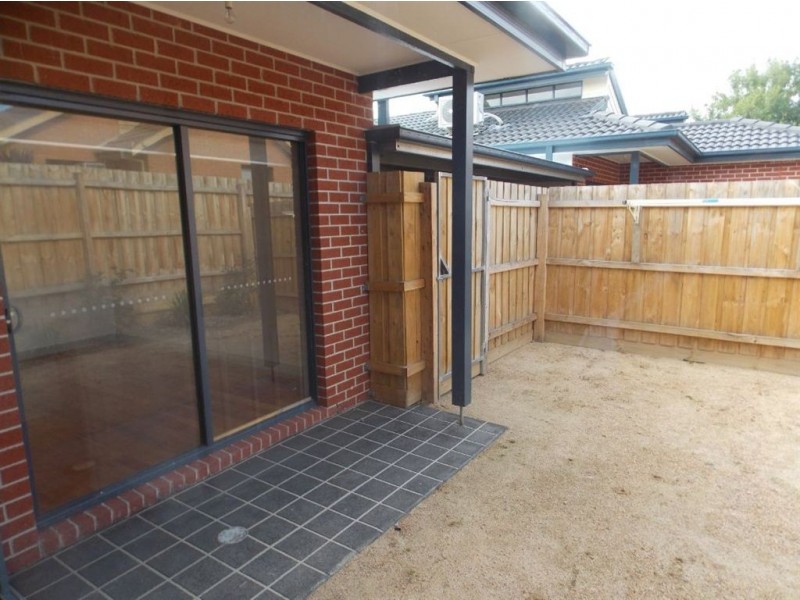 2/105 Rathcown Road, Reservoir VIC 3073