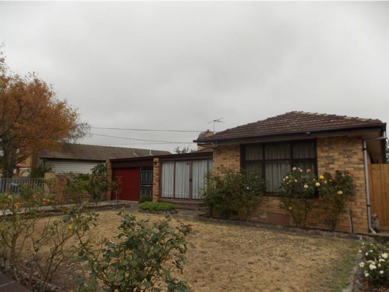 8 East Court, Lalor VIC 3075