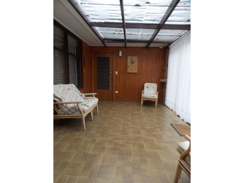 8 East Court, Lalor VIC 3075