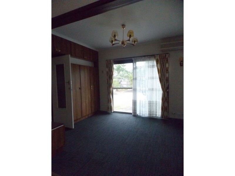 8 East Court, Lalor VIC 3075