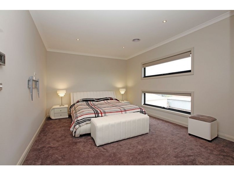 52 Suncroft Drive, Lalor VIC 3075