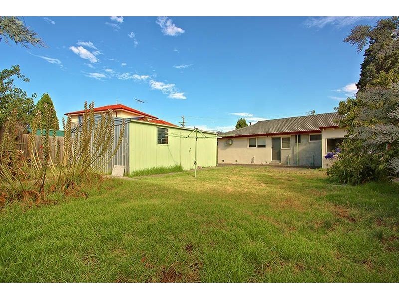 6 Canberra Grove, Lalor VIC 3075