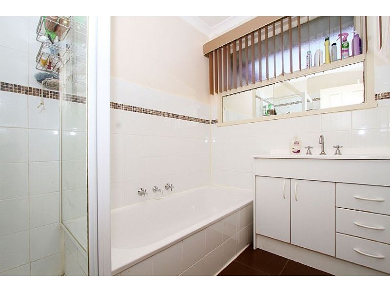 6 Canberra Grove, Lalor VIC 3075