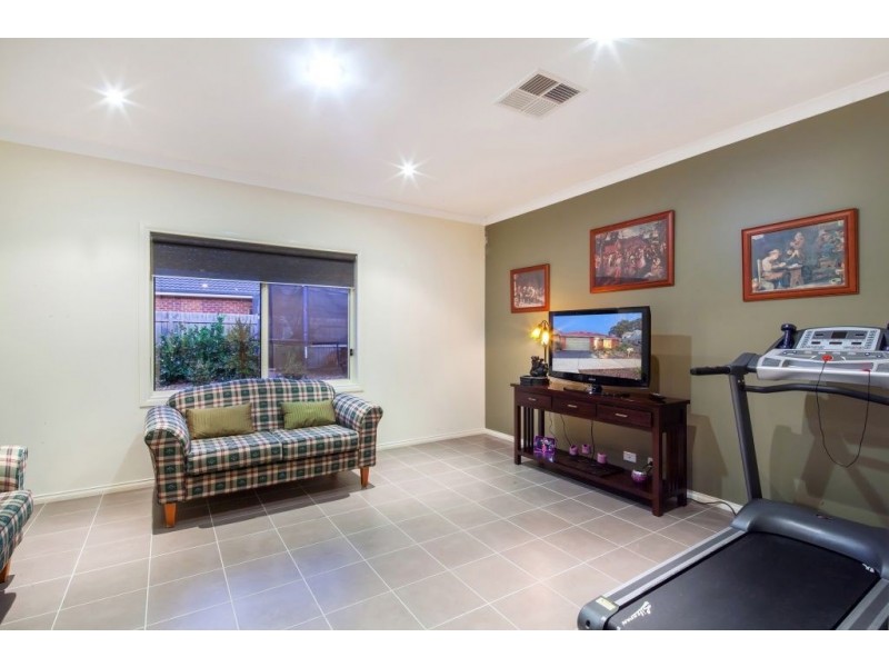 14 Cassowary Road, South Morang VIC 3752