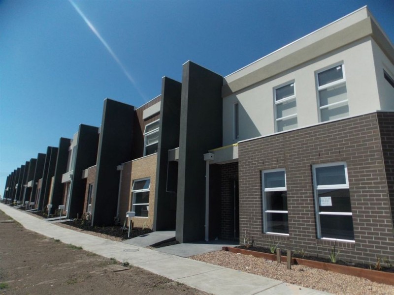 8 Oriano Road, Epping VIC 3076