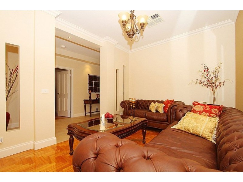 8 Hanton Place, Epping VIC 3076