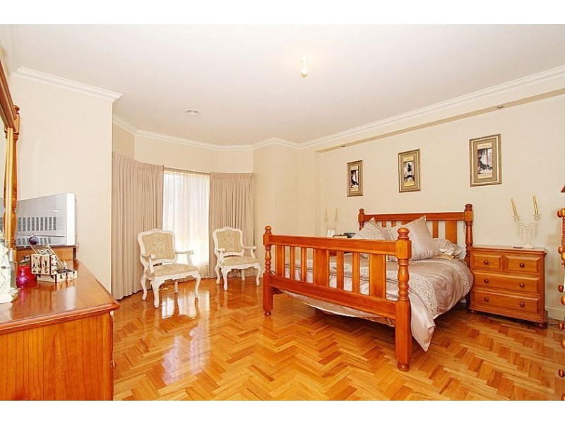 8 Hanton Place, Epping VIC 3076