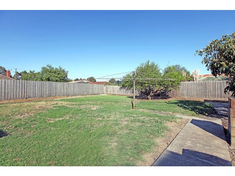 17 Newton Crescent, Lalor VIC 3075