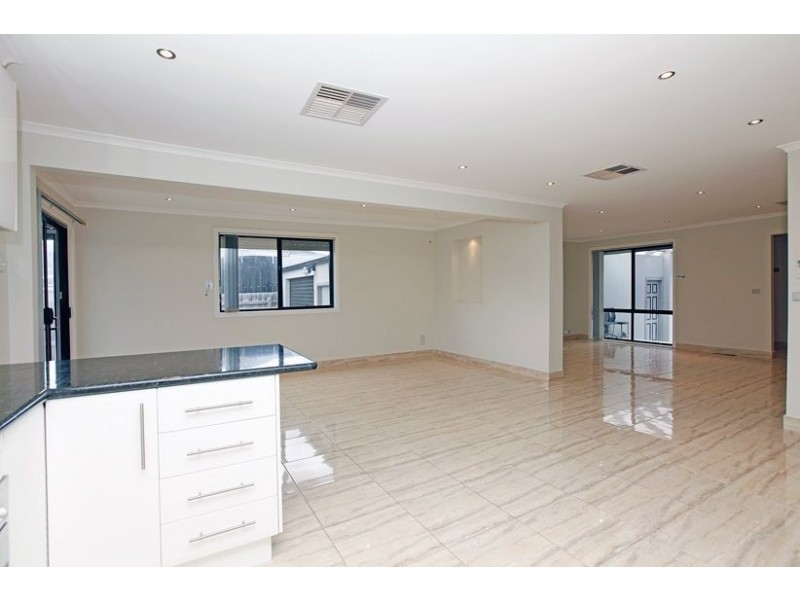 11 Pinnacle Court, Lalor VIC 3075