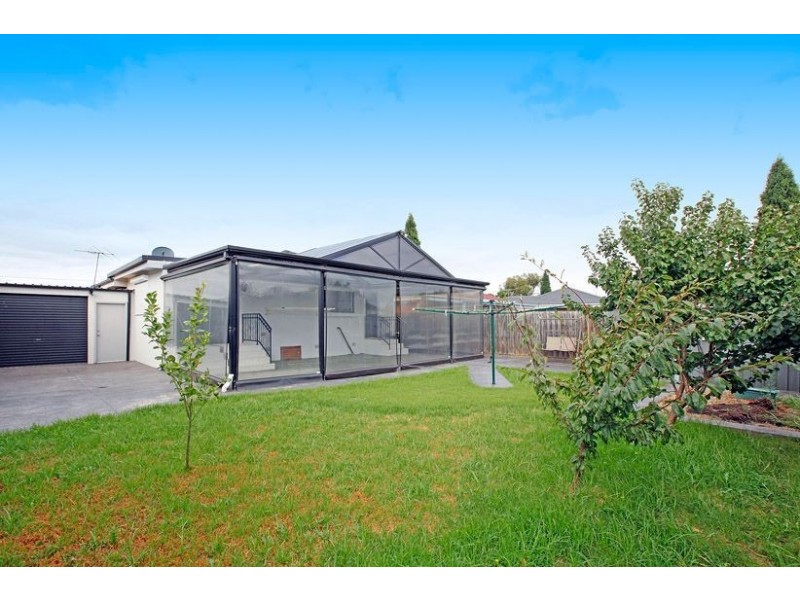 11 Pinnacle Court, Lalor VIC 3075