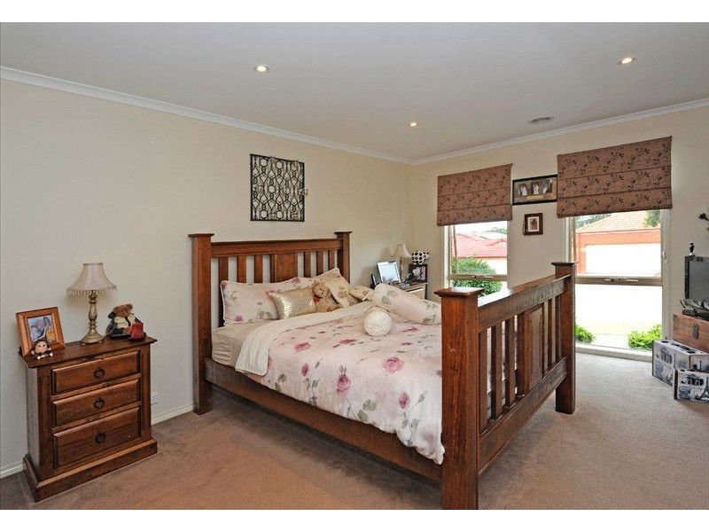 12 Water Pepper Court, South Morang VIC 3752