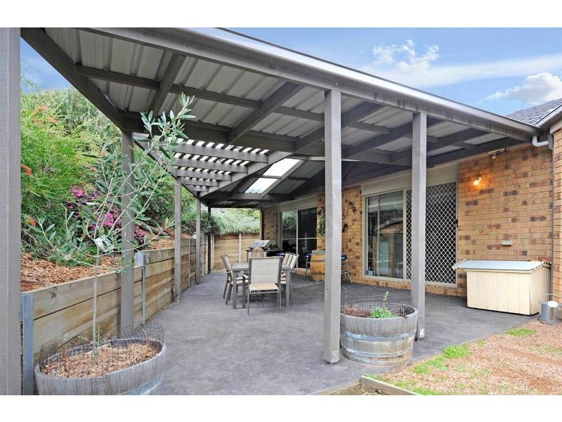 12 Water Pepper Court, South Morang VIC 3752