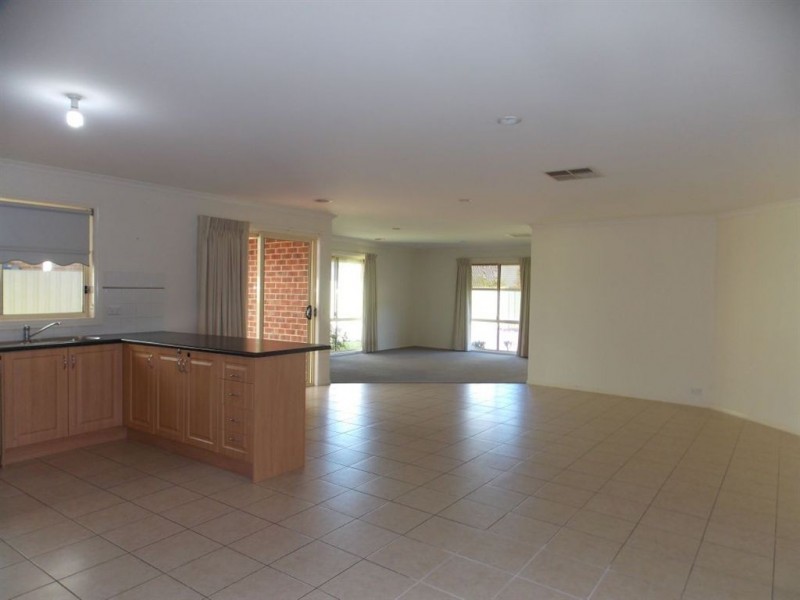 13 Cascade Crescent, Epping VIC 3076