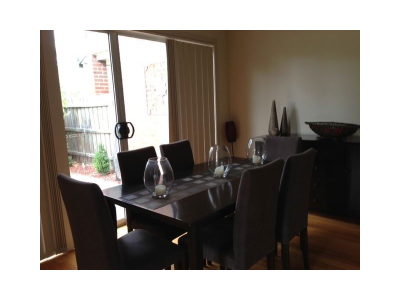 8 Curtain Street, Kingsbury VIC 3083