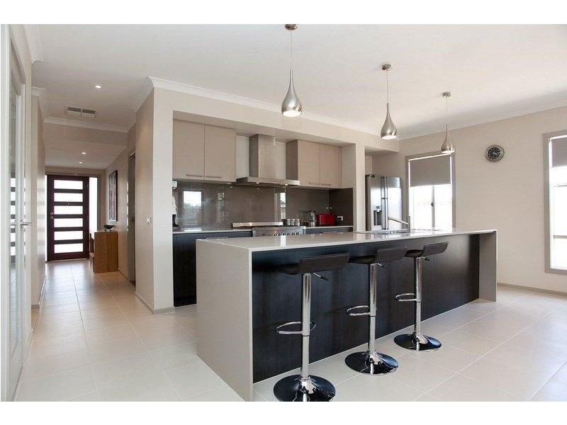 48 Horsley Crescent, Doreen VIC 3754