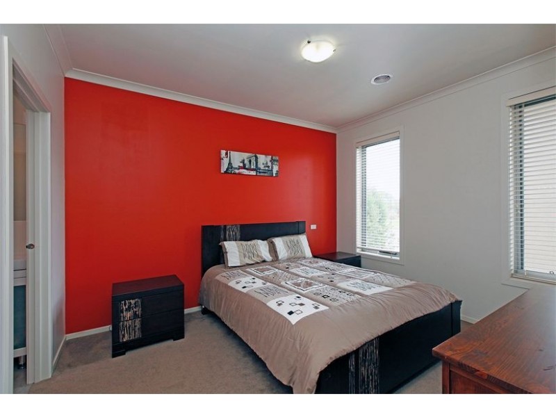 4 Alhambra Drive, Epping VIC 3076