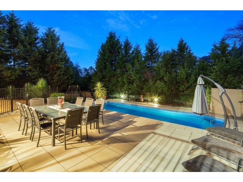 18 Stuart Street, Greensborough VIC 3088