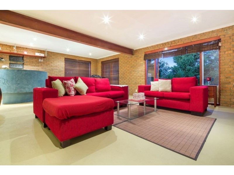 18 Stuart Street, Greensborough VIC 3088