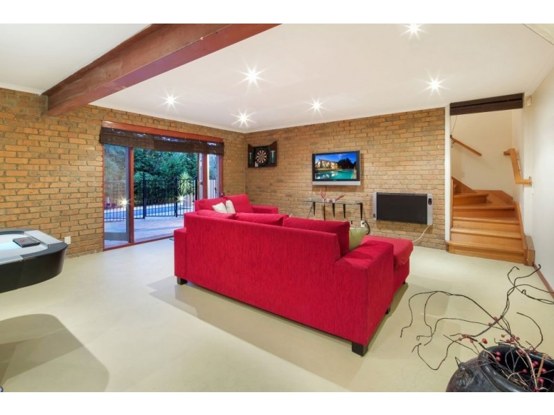 18 Stuart Street, Greensborough VIC 3088