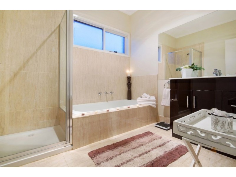 18 Stuart Street, Greensborough VIC 3088