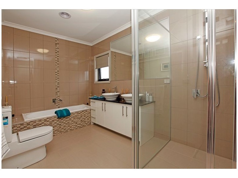 52 Suncroft Drive, Lalor VIC 3075