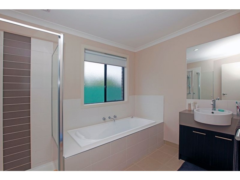 14 Coleridge Way, South Morang VIC 3752