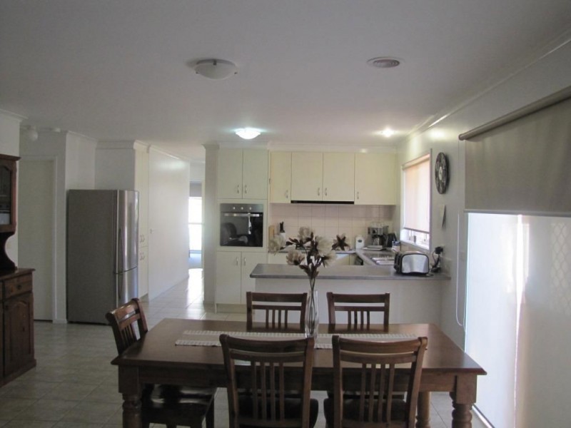17 Oldfield Place, Epping VIC 3076