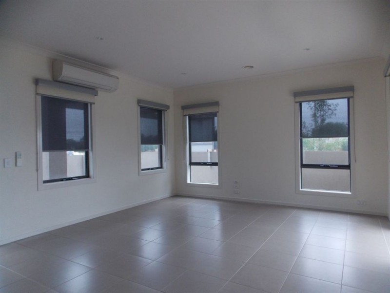 14 Helios Walk, Epping VIC 3076