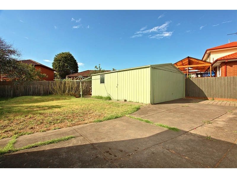 6 Canberra Grove, Lalor VIC 3075