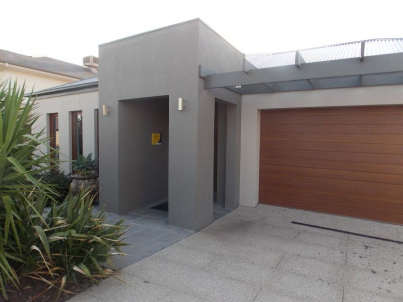 16 Subiaco Drive, Epping VIC 3076