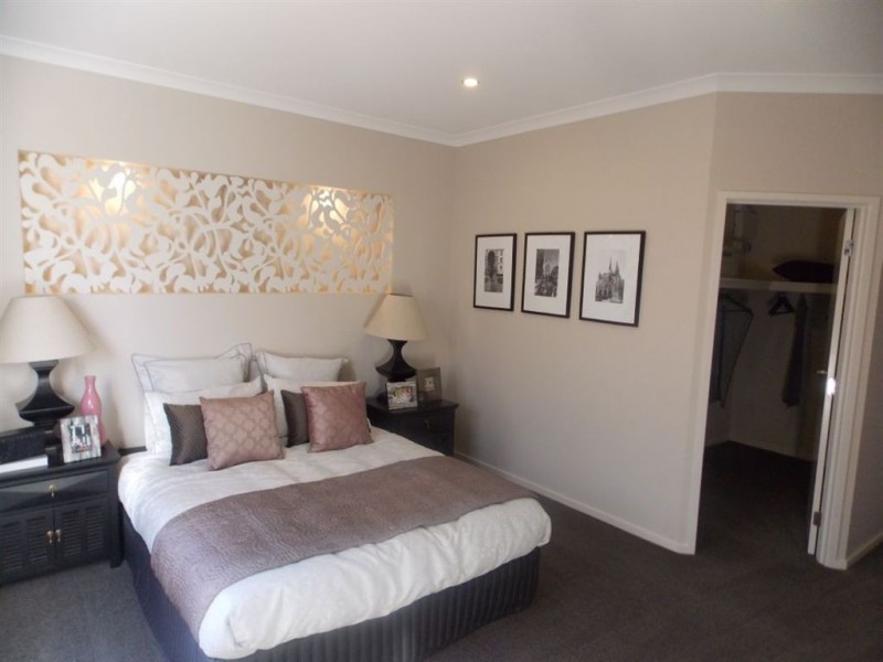 16 Subiaco Drive, Epping VIC 3076